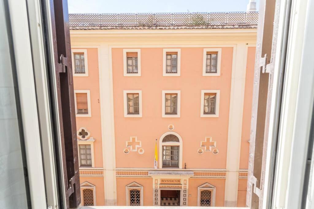 Large In Center, Termini Area Lejlighed